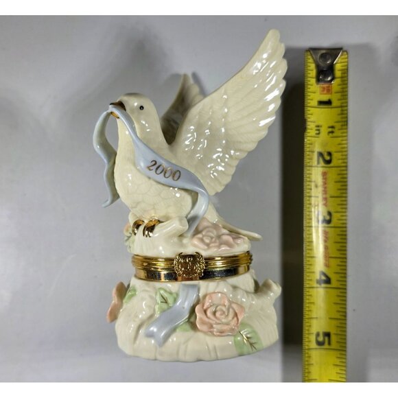 Lenox 2000 Dove Trinket treasure Box Floral Design millenium of peace incl charm - Picture 9 of 10